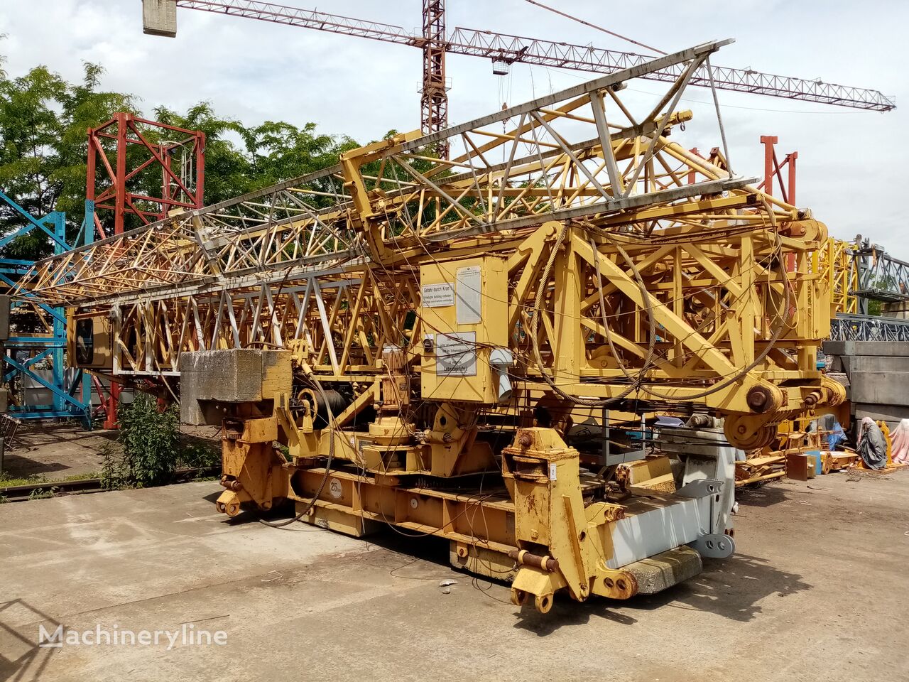 Macara automontantă Liebherr 27K